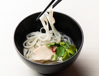 ベトナムの朝食の定番「フォー」